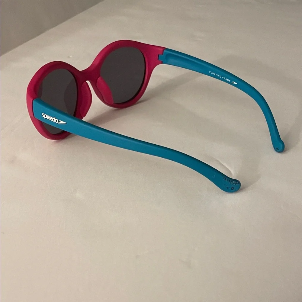 Speedo Vibrant Pink and Blue Sunglasses. Polarized lens, floating frame, age 3